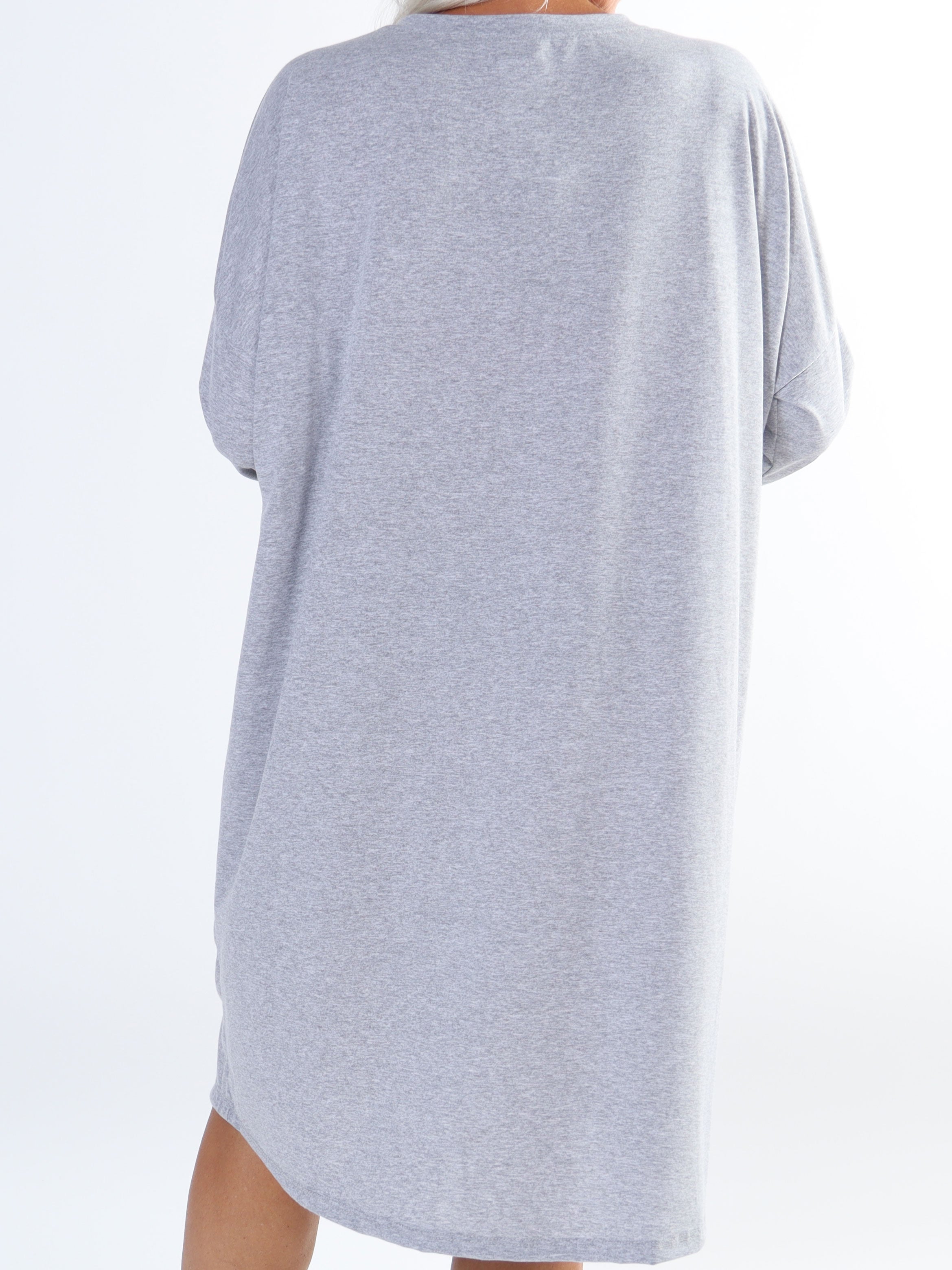 Amal - Lang plus size kjole i bomuld med tryk foran